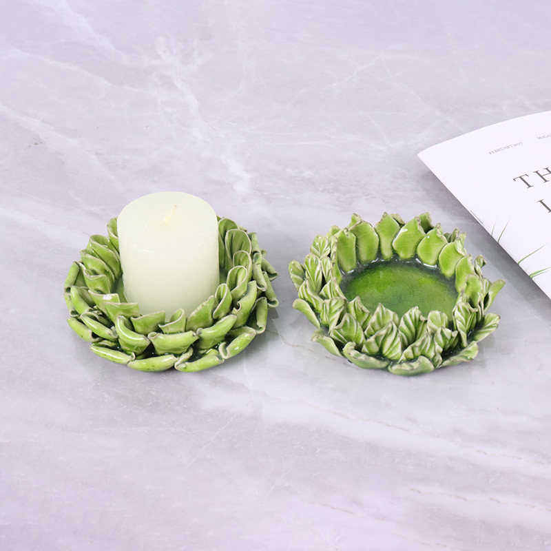 China Handmade Flower-Shaped Decoration Crackle Glaze Ceramic Candle Jar  Manufacturer and Factory